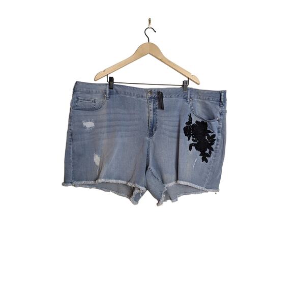 NWT Lane Bryant Floral Embroidered Girlfriend Shorts - Picture 1 of 6